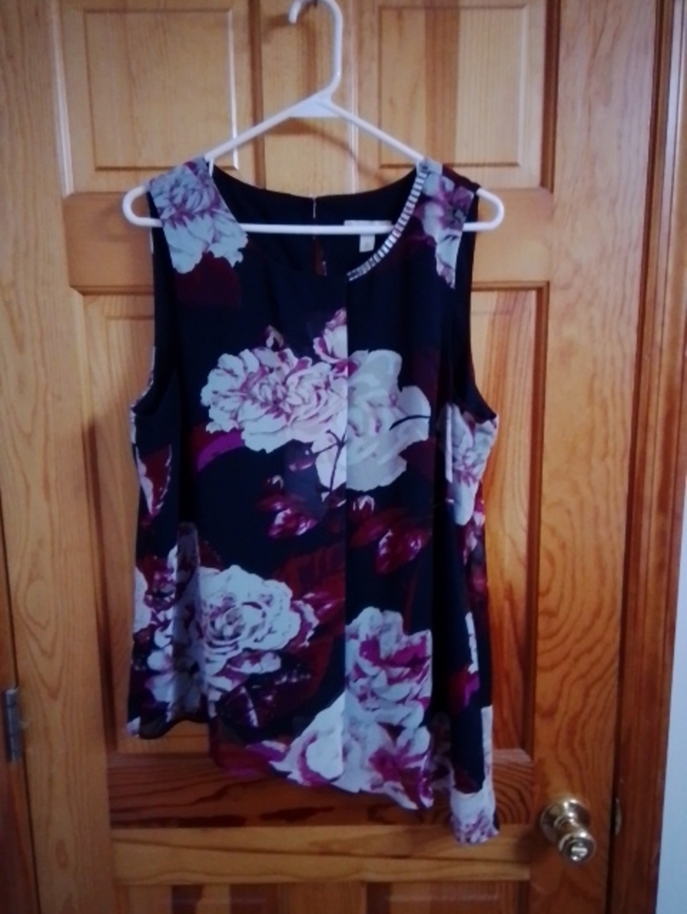 Floral Sleeveless Blouse - Black and Pink